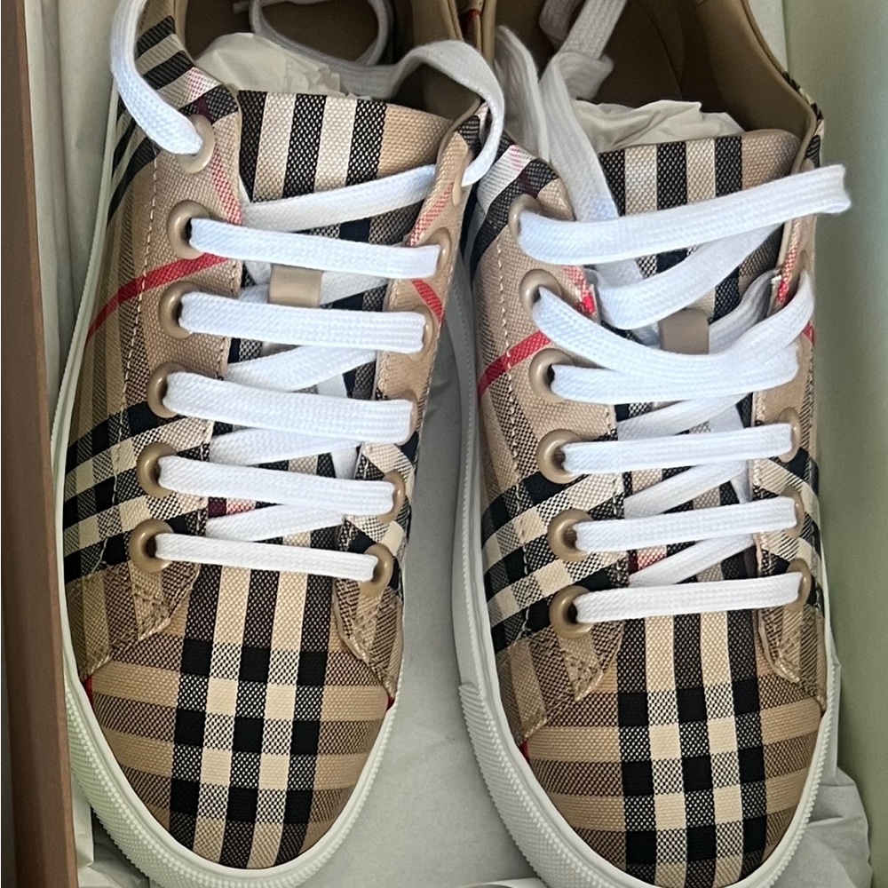 Burberry women sneakers